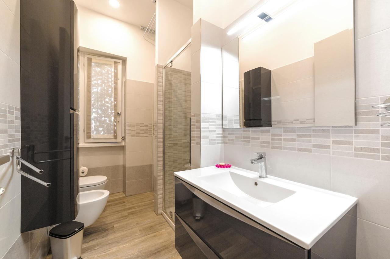A Due Passi Da Piazza Firenze Apartment Milaan Buitenkant foto